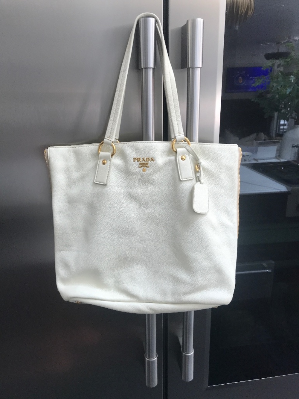 Prada Off-White Leather Tote/Shopper